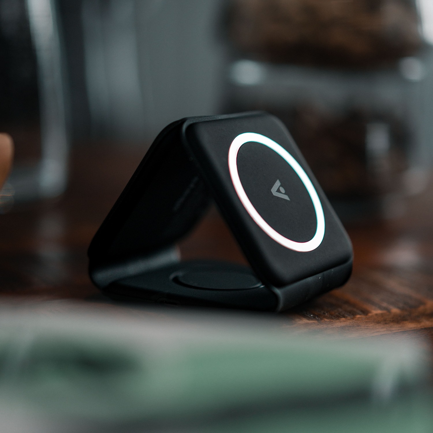 alkaya. | Flex Fold | Reise Ladegerät Faltbar 3 in 1: Handy, Apple Watch und Headset, für MagSafe-Zubehör geeignet Schwarz